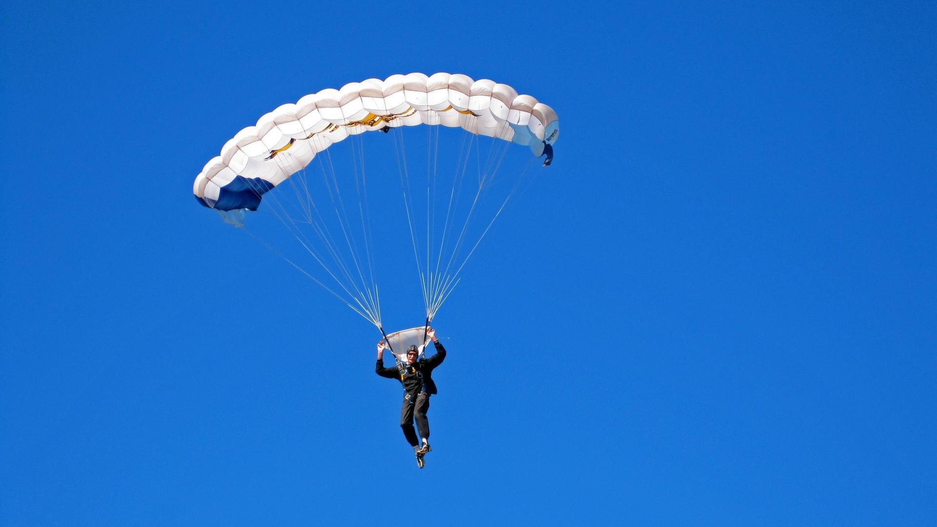 姆巴佩获得法甲最佳球员奖，表现出色，姆巴佩是法国队吗